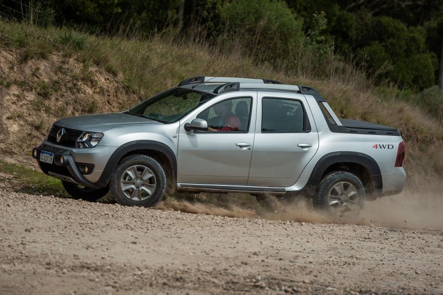  Renault Duster Oroch Dynamique 2.0 4x4 2018 года  (фото 33 из 40)